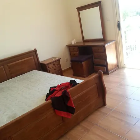 House In * Pyrgos